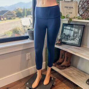 Lululemon Wunder Under High-Rise Crop 21" True Navy Blue - Size 4 - Running Yoga